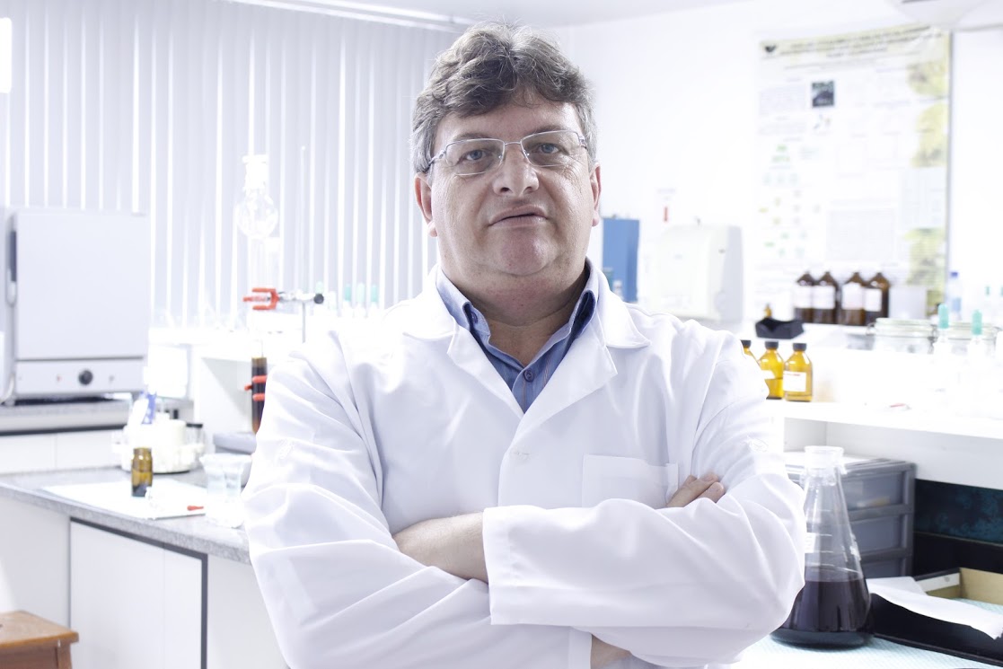 Prof Valdir