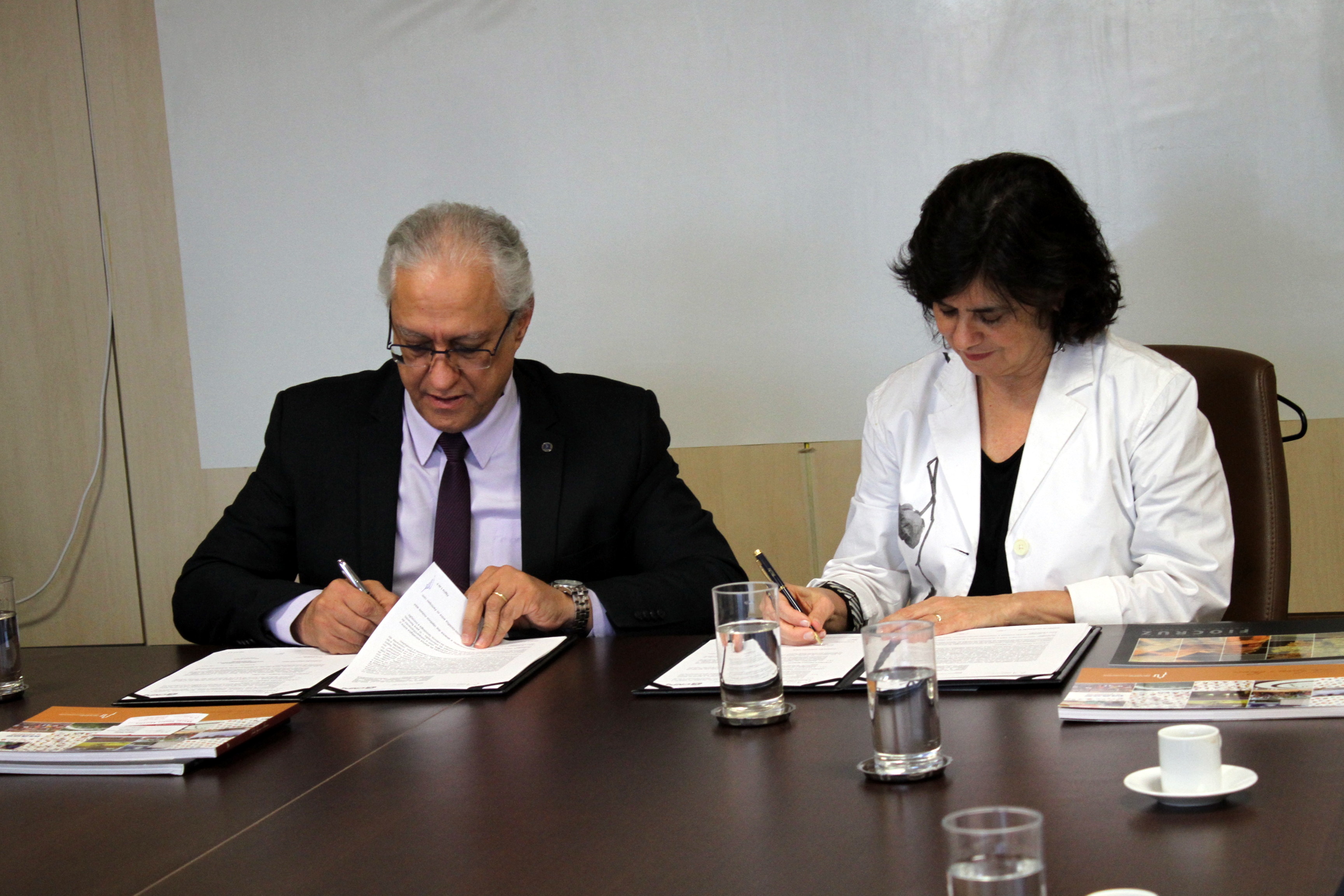 Assinatura de acordo CNPq/Fiocruz