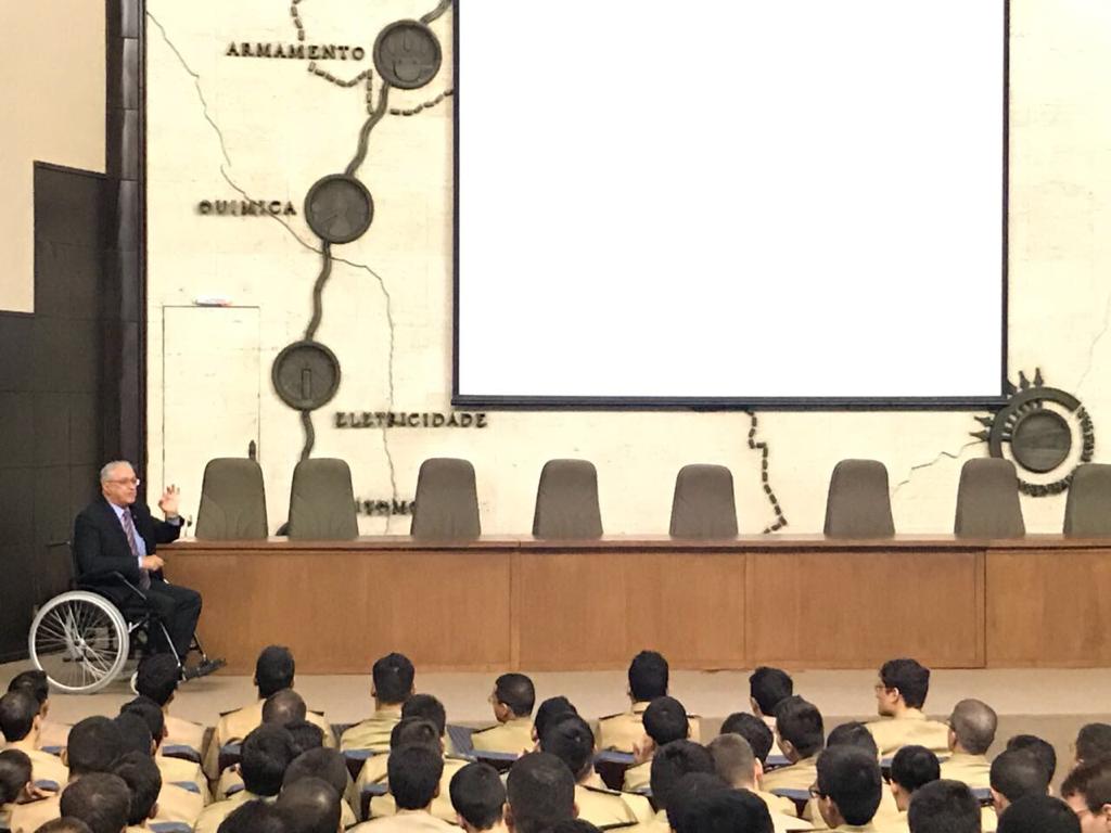presidente no palco 2