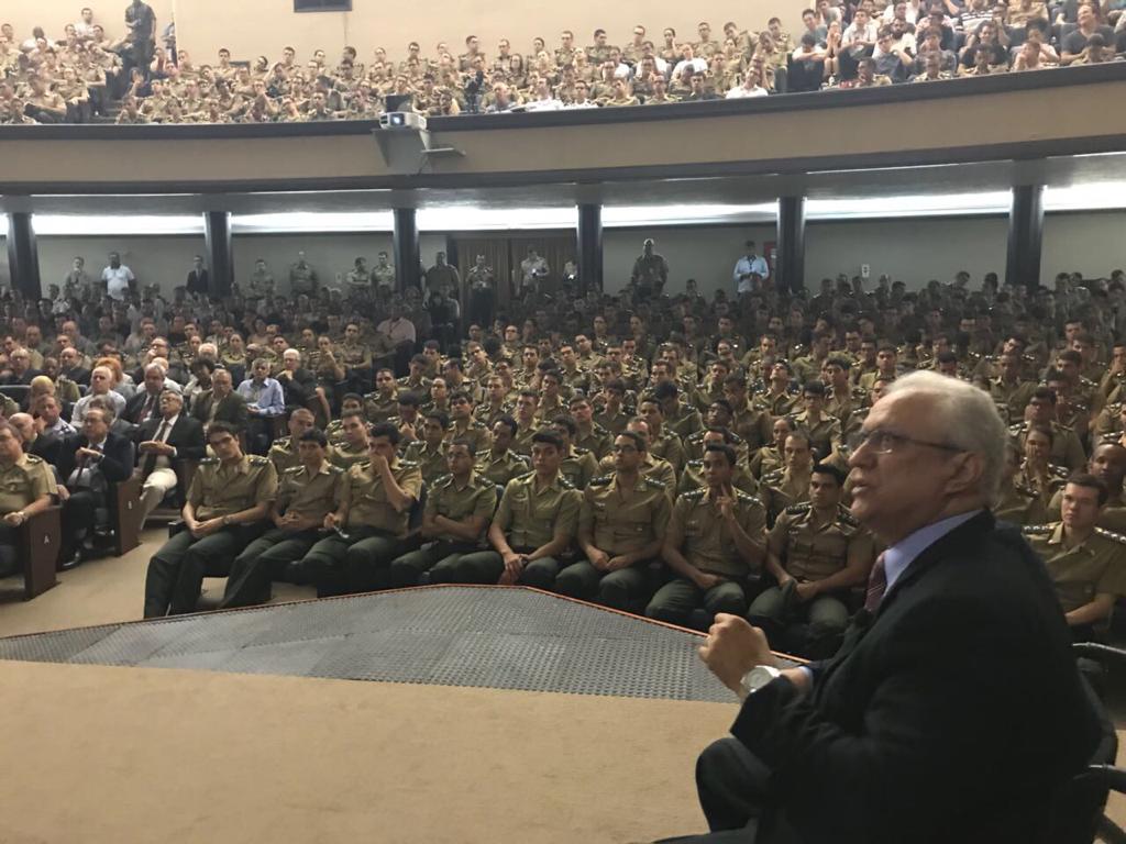 Presidente no palco