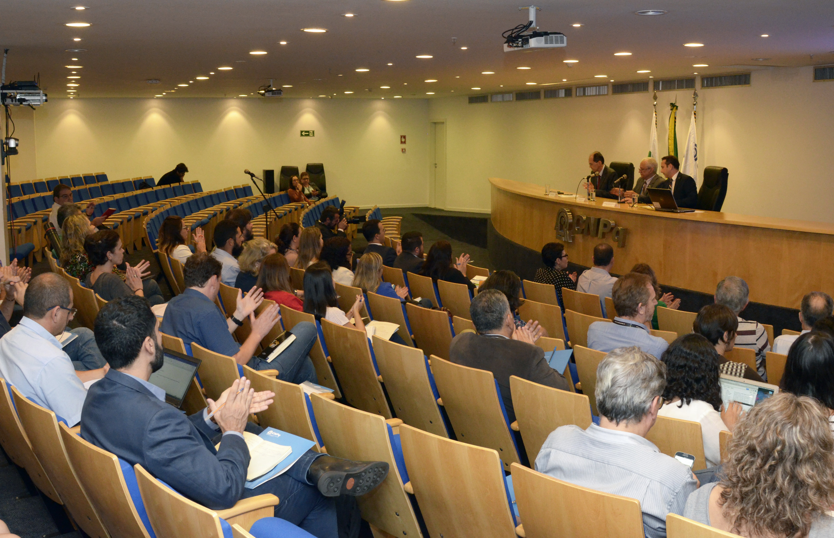 Abertura do evento no auditório do CNPq