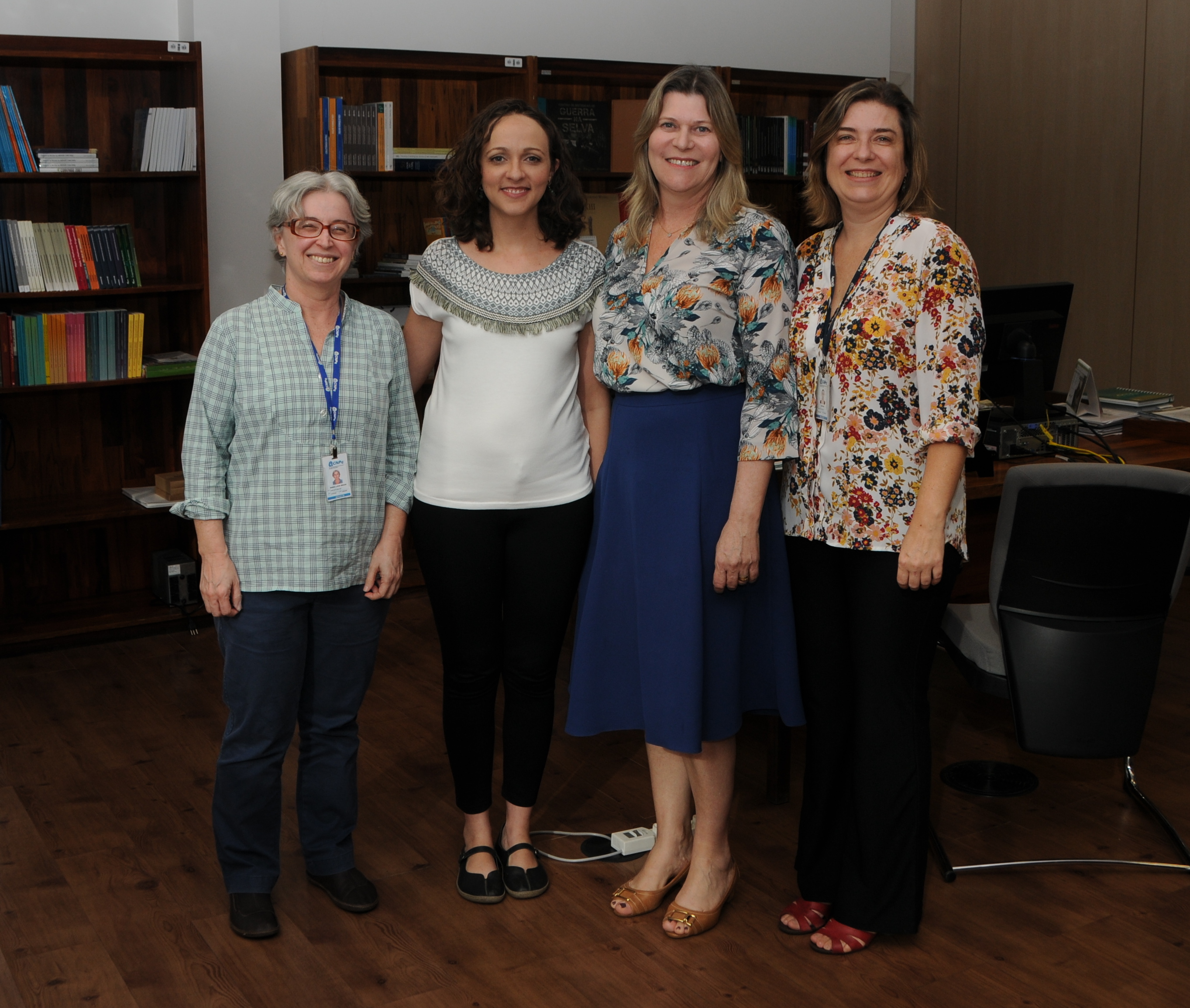 Diretora e técnicas do CNPq e a pesquisadora Fernanda