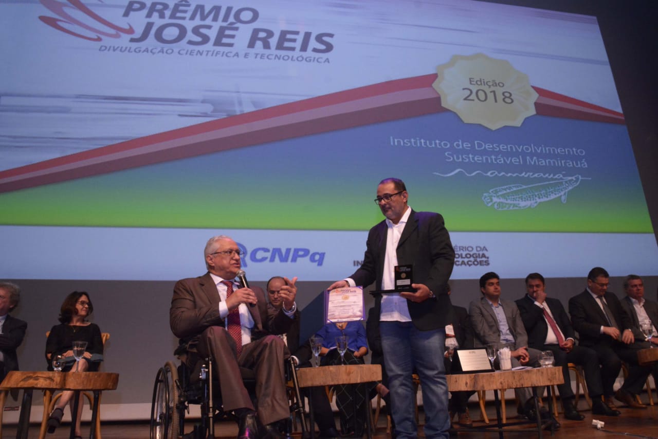 Presidente do CNPq e Diretor do Instituto Mamirauá durante a premição