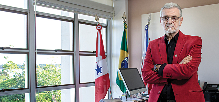 Prof Horacio Schneider