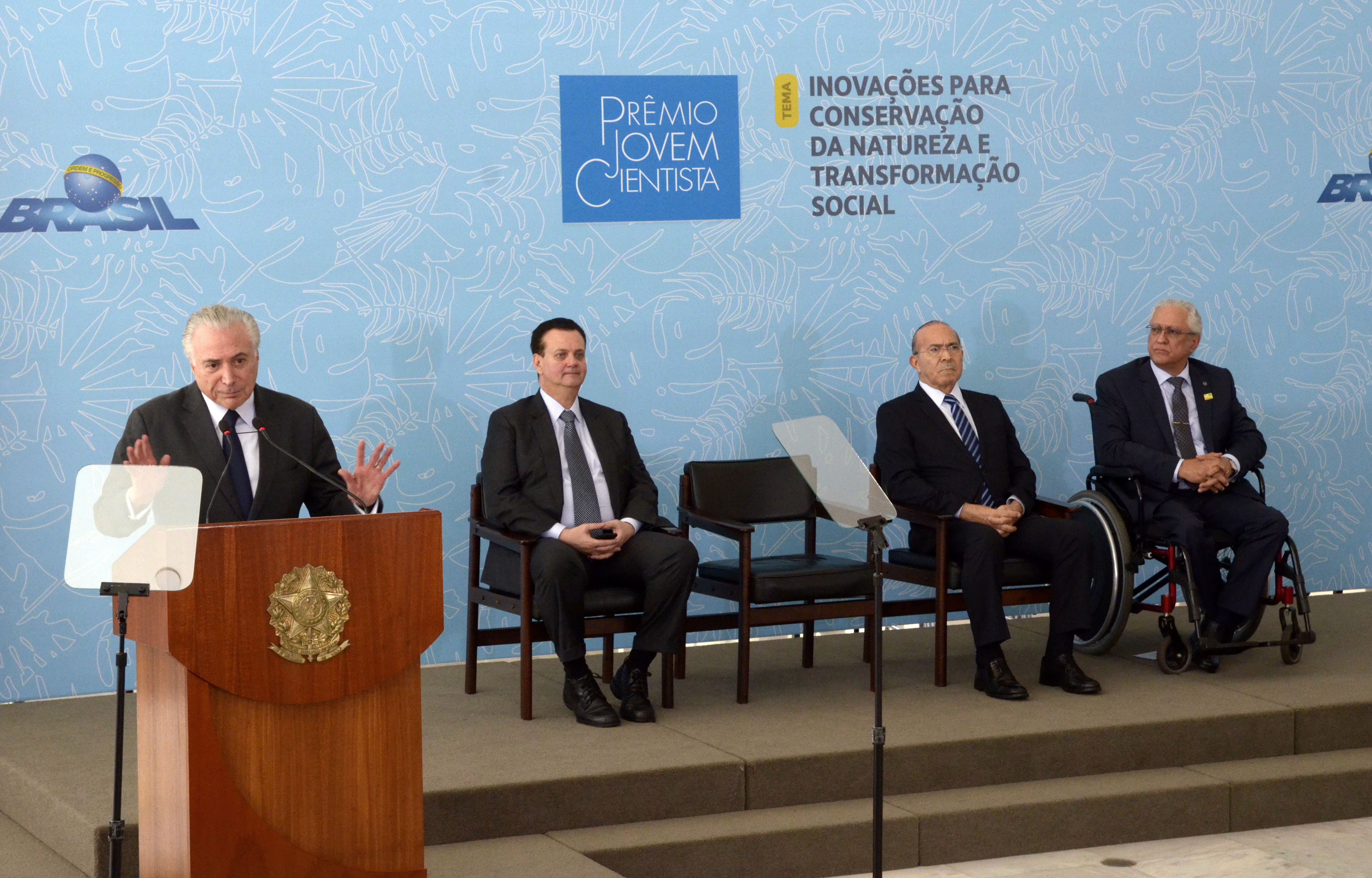 Jovens Cientistas recebem prêmio no Palácio do Planalto