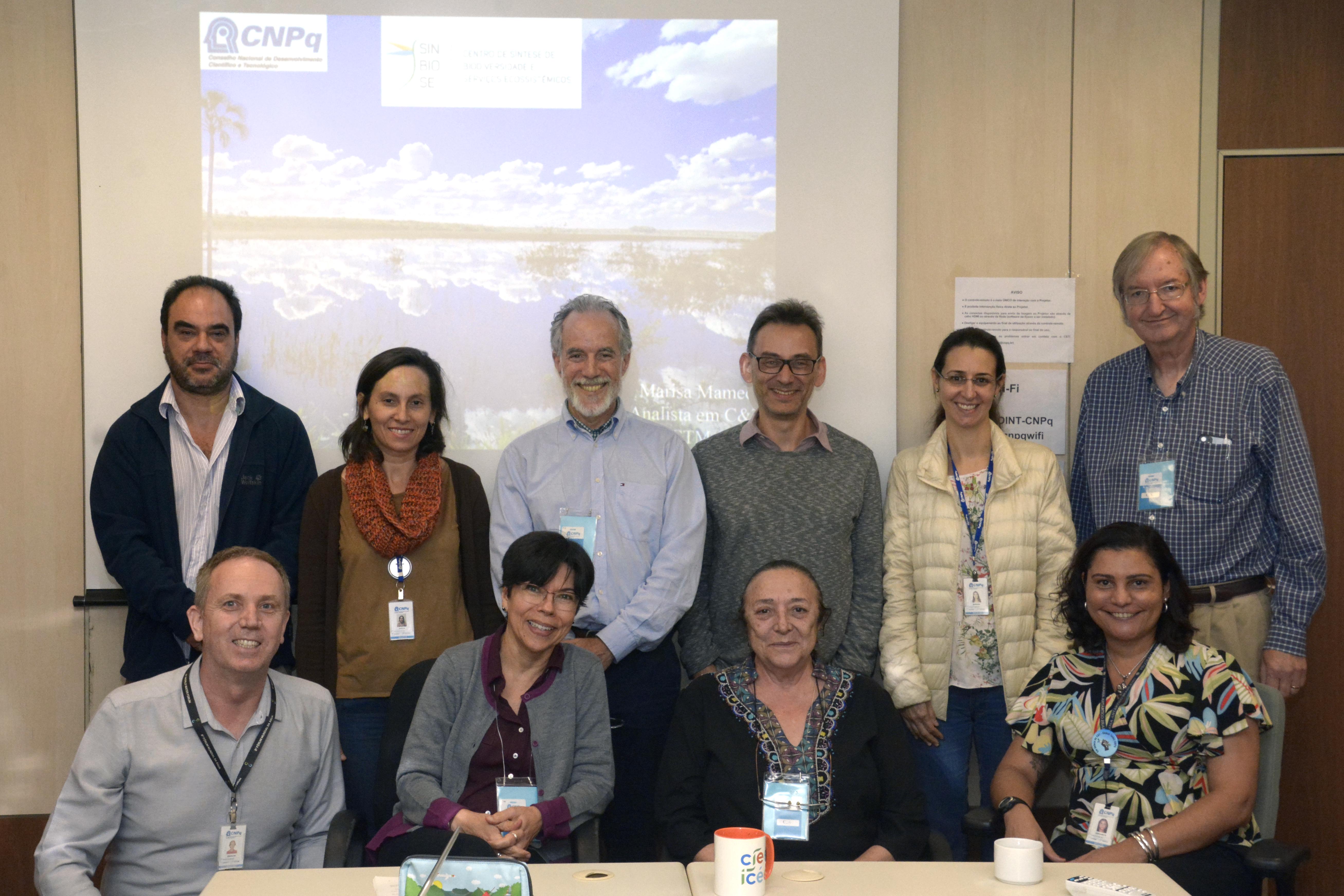 membros do comite cientifico e técnicos do CNPq durante reunião de julgamento