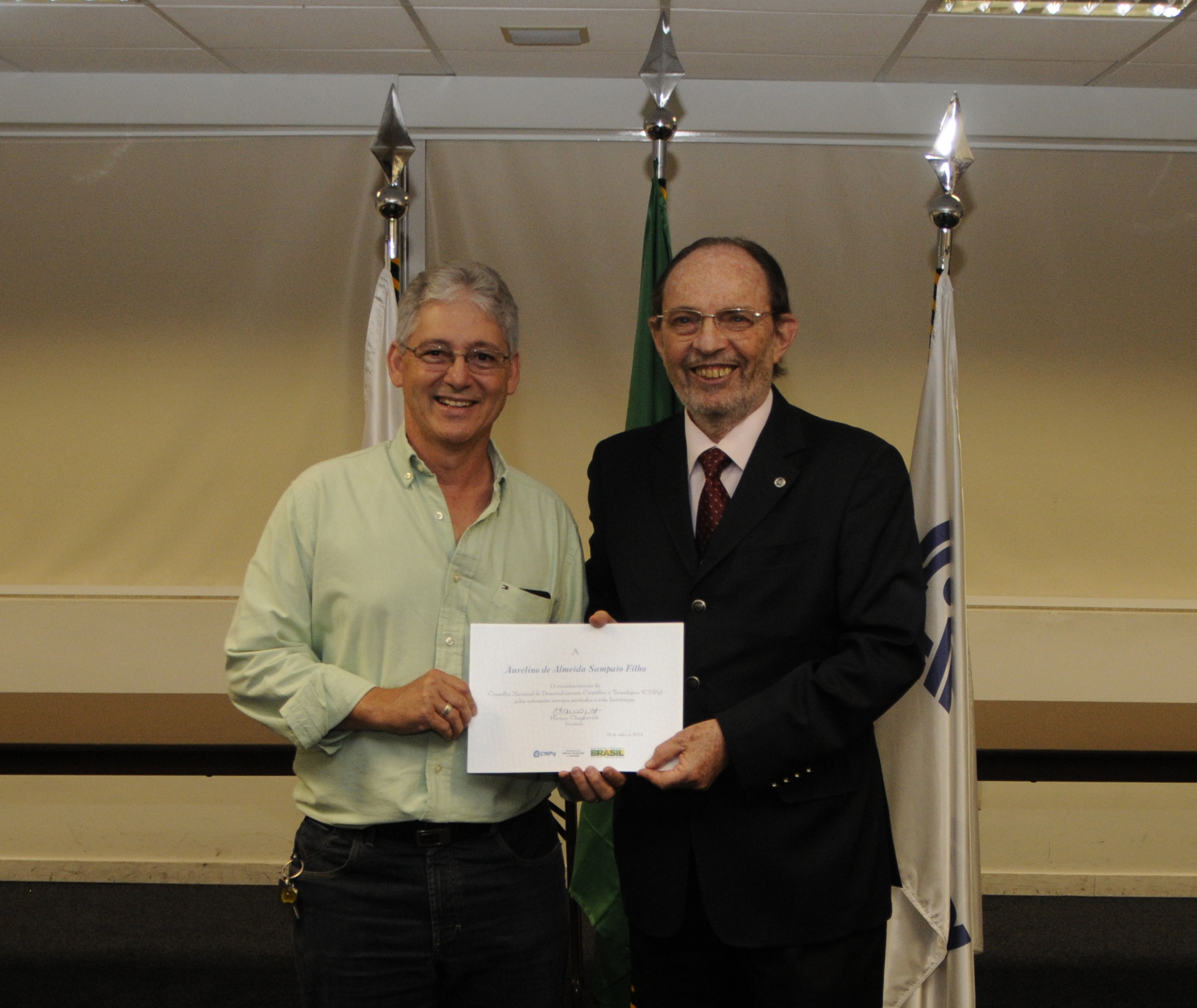 CNPq comemora 64 anos com homenagem a servidores